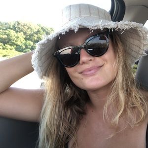 Meet your Posher, Isabelle